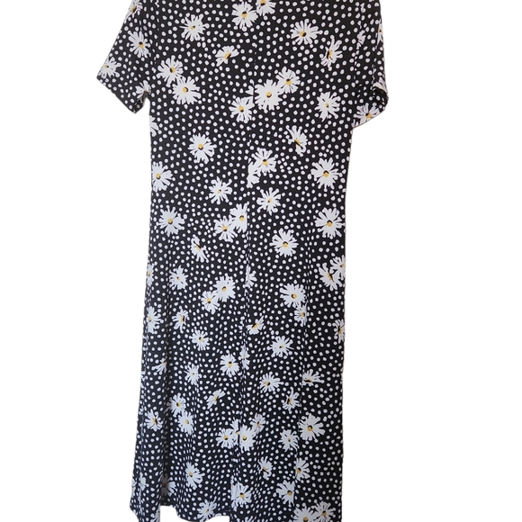 Mandee dress with daisy flower design - Picture 6 of 7